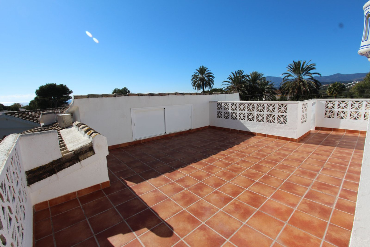 https://cdn.resales-online.com/public/sejmlak640/properties/4a235421a18311eda53f0217bc231ef4/w1200/1-7980e48d732b6fc85c14b43b94d2aa54.jpg?v=1675189179