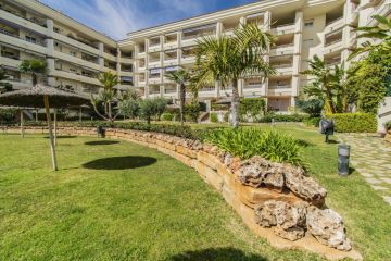 https://cdn.resales-online.com/public/vvmdwbkuht/properties/aa91fd6d4be911ed98460217bc231ef4/w1200/29-7c2f312881aea9bbe9ddaeb9640e2c9a.jpg?v=1666003620