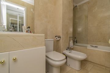 https://cdn.resales-online.com/public/vvmdwbkuht/properties/aa91fd6d4be911ed98460217bc231ef4/w1200/30-5e8634ec9576c9ad4825a6dec5b5d375.jpg?v=1666003620