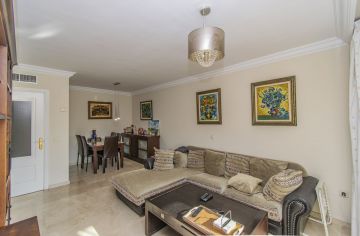 https://cdn.resales-online.com/public/vvmdwbkuht/properties/aa91fd6d4be911ed98460217bc231ef4/w1200/4-c23c0f86247804fa50226aecd8b0b2c8.jpg?v=1666003620