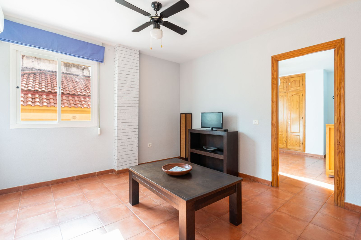 https://cdn.resales-online.com/public/q8sjeevech/properties/8bfcd02aac5d11ed84bd0217bc231ef4/w1200/1-7980e48d732b6fc85c14b43b94d2aa54.jpg?v=1676399825
