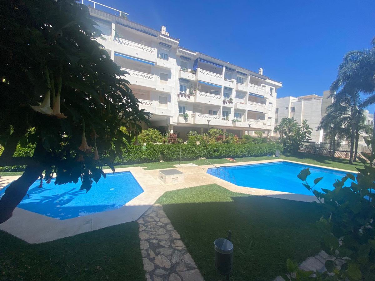 https://cdn.resales-online.com/public/hkt1fof7p5/properties/d111f9cba7aa11ed84bd0217bc231ef4/w1200/1-7980e48d732b6fc85c14b43b94d2aa54.jpg?v=1676976402