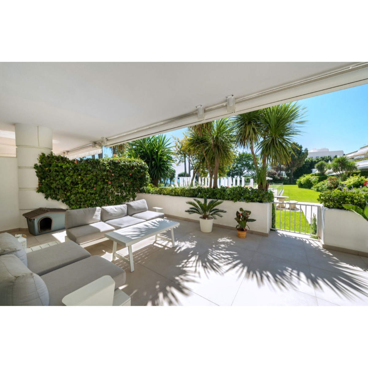https://cdn.resales-online.com/public/qm5kpt57je/properties/786f462db68711ed84bd0217bc231ef4/w1200/17-dd5fcd4f0eb487dfa3803f7e20814c0e.jpg?v=1677577831
