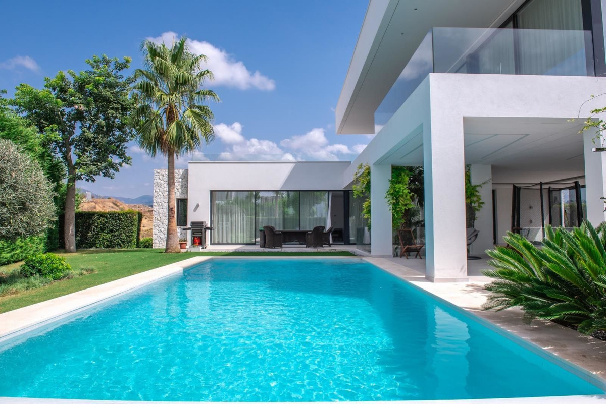 https://cdn.resales-online.com/public/cbe5z5pyy0/properties/b89aacb2bbb211ed84bd0217bc231ef4/w1200/1-7980e48d732b6fc85c14b43b94d2aa54.jpg?v=1678065005