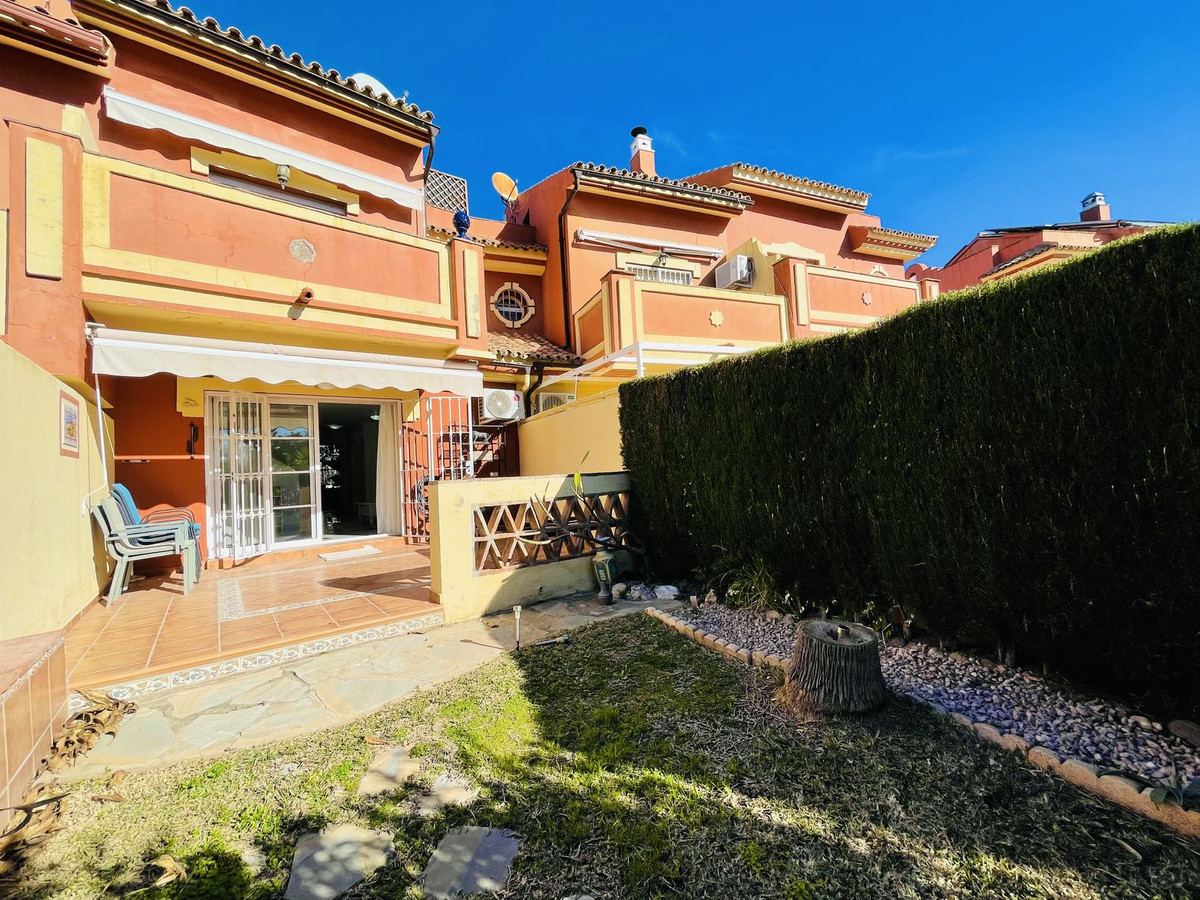 https://cdn.resales-online.com/public/pnrhch3bal/properties/41b91fc2bcdc11ed84bd0217bc231ef4/w1200/1-7980e48d732b6fc85c14b43b94d2aa54.jpg?v=1678193343