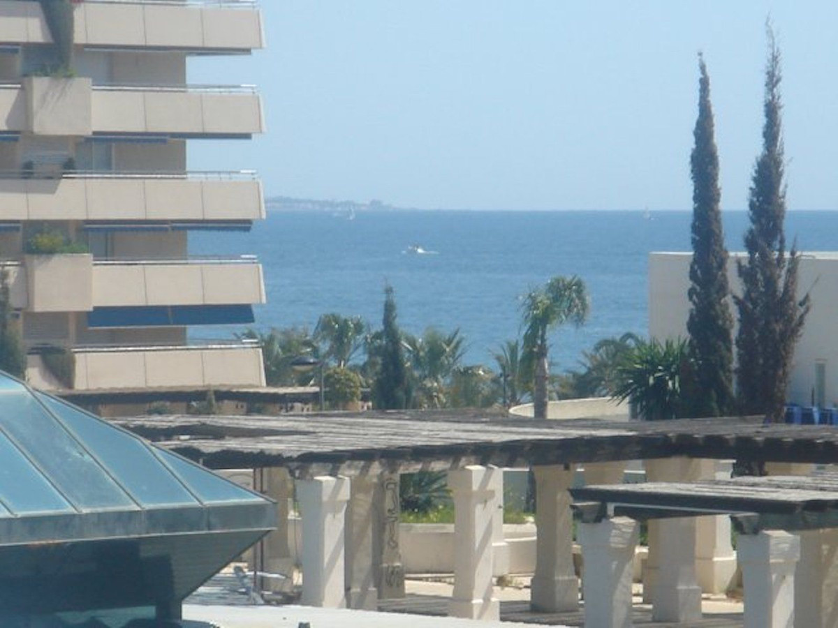 https://cdn.resales-online.com/public/lahrid967e/properties/37f8ac9ebe6811ed84bd0217bc231ef4/w1200/1-7980e48d732b6fc85c14b43b94d2aa54.jpg?v=1678363300