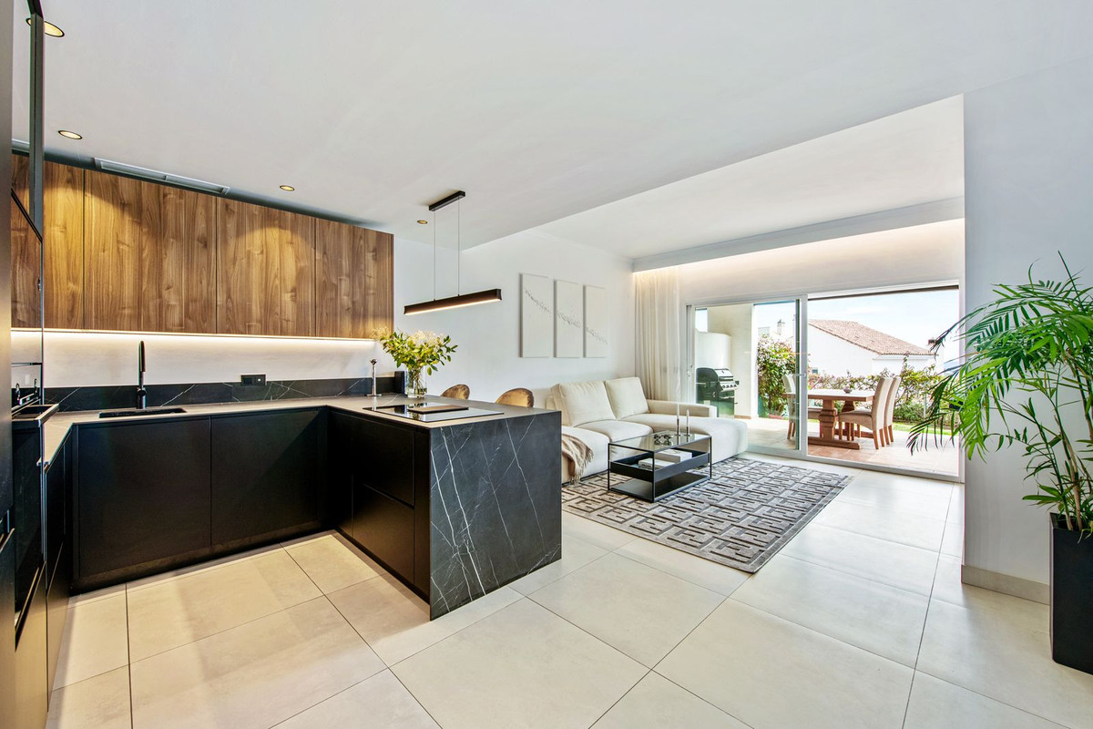 https://cdn.resales-online.com/public/0cmt8h9yhx/properties/1a484ff7bcf011ed84bd0217bc231ef4/w1200/1-7980e48d732b6fc85c14b43b94d2aa54.jpg?v=1678216951