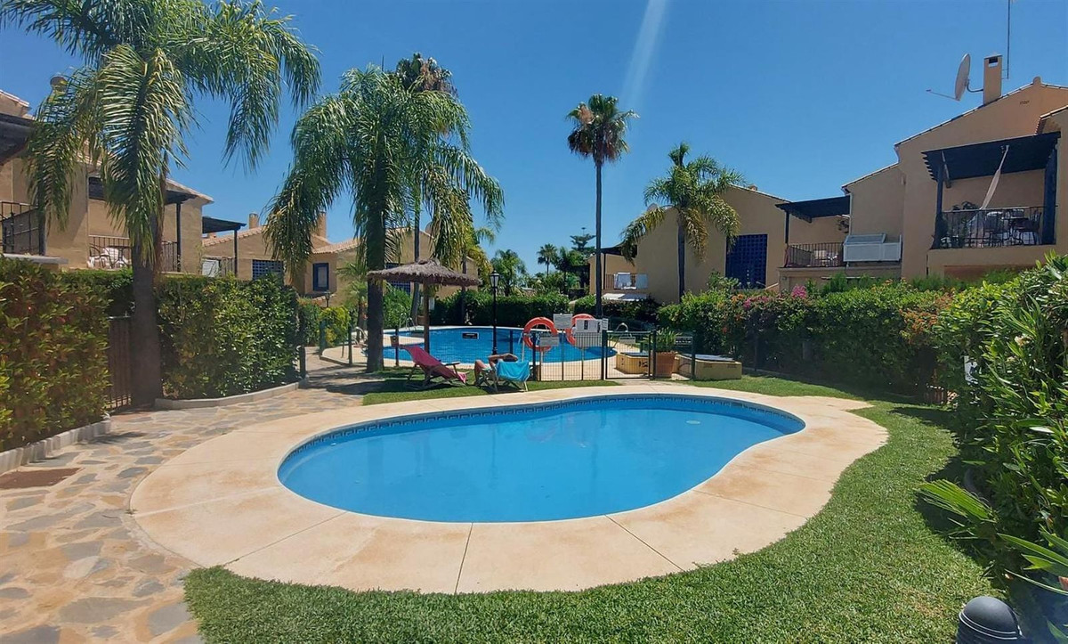 https://cdn.resales-online.com/public/mmd237tqbe/properties/0a3fb485c27d11ed84bd0217bc231ef4/w1200/1-7980e48d732b6fc85c14b43b94d2aa54.jpg?v=1678812949