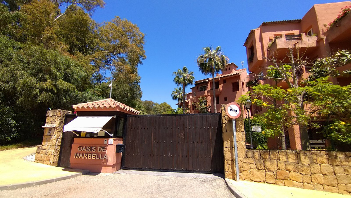 https://cdn.resales-online.com/public/uqa4n98gm2/properties/12bbc103c7ed11ed84bd0217bc231ef4/w1200/1-7980e48d732b6fc85c14b43b94d2aa54.jpg?v=1679409255