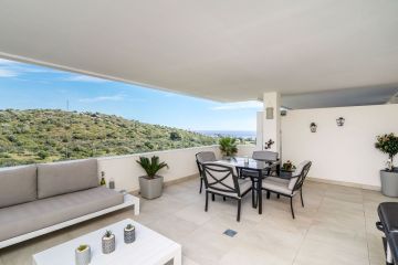 https://cdn.resales-online.com/public/q8sjeevech/properties/19df9c47c25611ed84bd0217bc231ef4/w1200/1-7980e48d732b6fc85c14b43b94d2aa54.jpg?v=1679332178