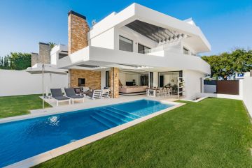 https://cdn.resales-online.com/public/pnds55a73p/properties/80f7092bc89f11ed84bd0217bc231ef4/w1200/1-7980e48d732b6fc85c14b43b94d2aa54.jpg?v=1679486755