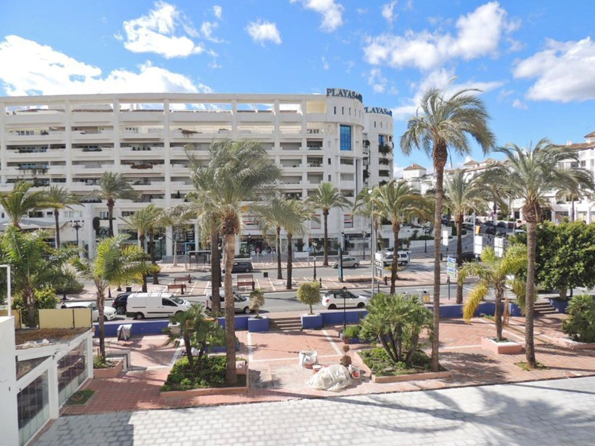https://cdn.resales-online.com/public/5esv79q6h5/properties/845c8eabb82011ed84bd0217bc231ef4/w1200/1-7980e48d732b6fc85c14b43b94d2aa54.jpg?v=1677672362