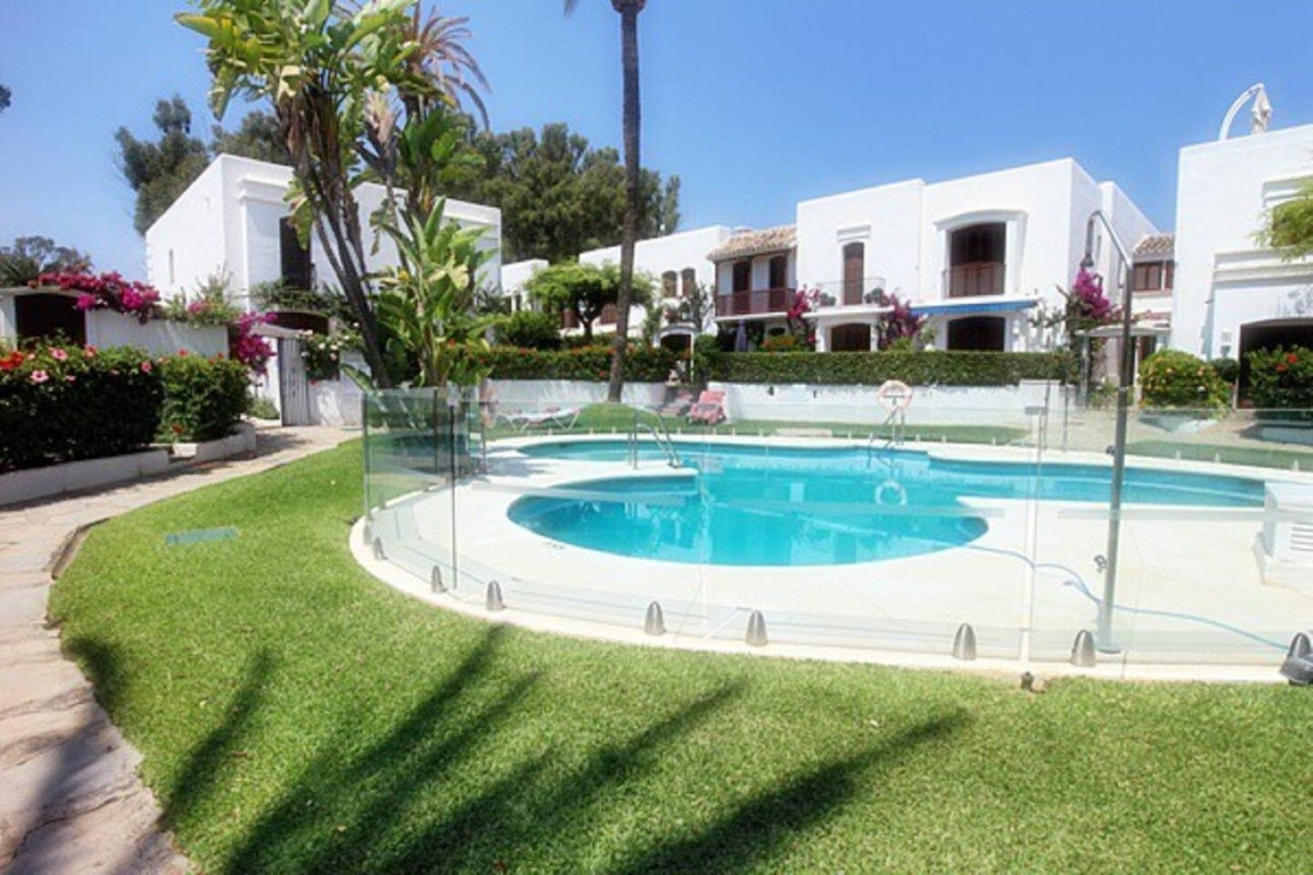 https://cdn.resales-online.com/public/l5qiehb852/properties/bc08976cc6a711ed84bd0217bc231ef4/w1200/1-7980e48d732b6fc85c14b43b94d2aa54.jpg?v=1679270203