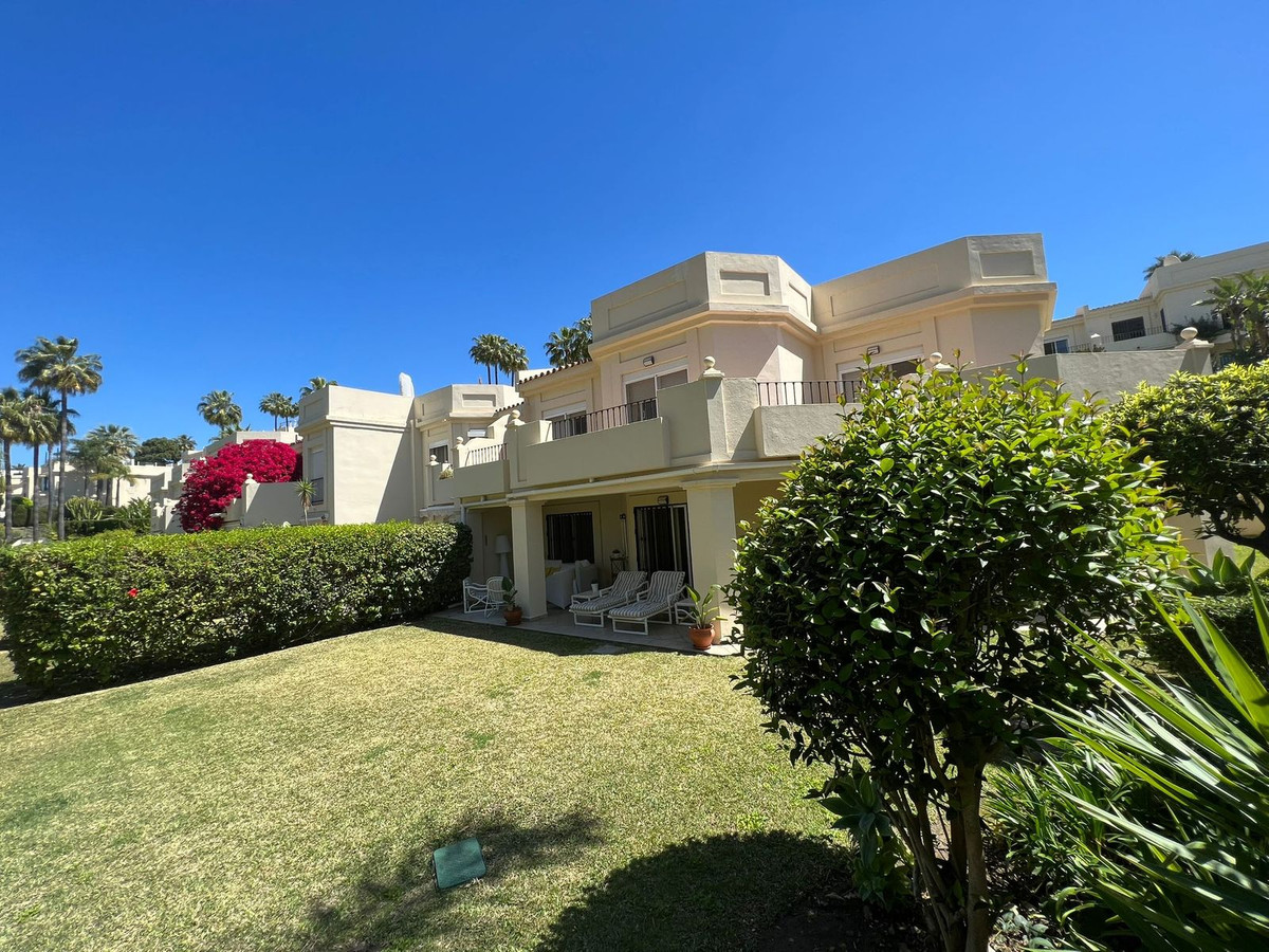 https://cdn.resales-online.com/public/cjtlle4chk/properties/7af092add94711ed84bd0217bc231ef4/w1200/1-7980e48d732b6fc85c14b43b94d2aa54.jpg?v=1681374425