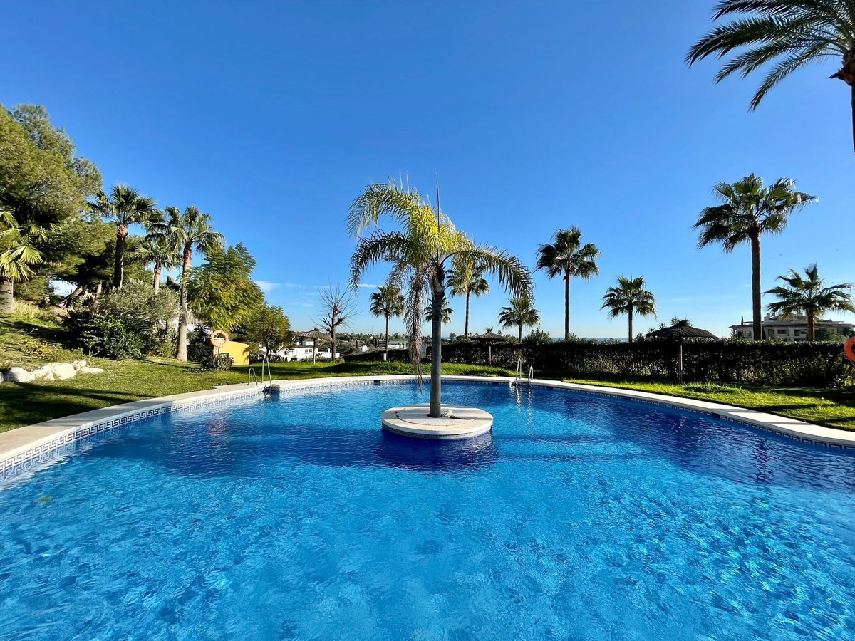 https://cdn.resales-online.com/public/apvd808bvq/properties/ef26daccd94411ed84bd0217bc231ef4/w1200/1-7980e48d732b6fc85c14b43b94d2aa54.jpg?v=1681739935