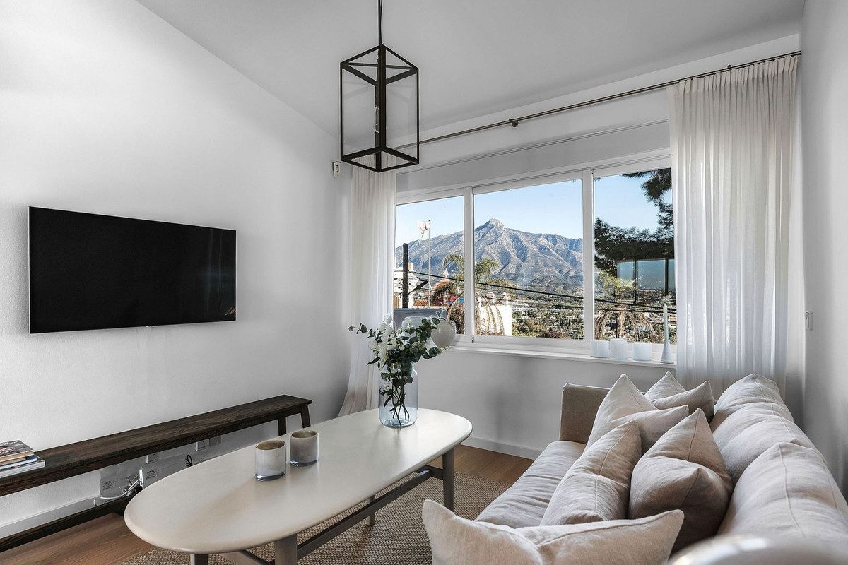 https://cdn.resales-online.com/public/b72l60e93l/properties/8f7c2383e34e11edb6600217bc231ef4/w1200/1-7980e48d732b6fc85c14b43b94d2aa54.jpg?v=1682420127