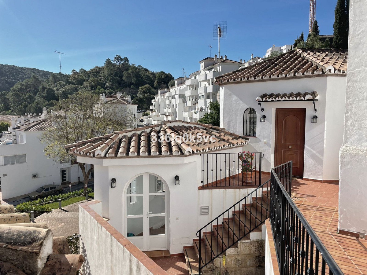 https://cdn.resales-online.com/public/336lq0k5vc/properties/85a7d52ee2a211edb6600217bc231ef4/w1200/1-7980e48d732b6fc85c14b43b94d2aa54.jpg?v=1682418129