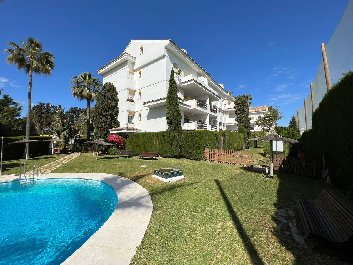 https://cdn.resales-online.com/public/cjtlle4chk/properties/0f3fb069e90b11edb6600217bc231ef4/w1200/1-7980e48d732b6fc85c14b43b94d2aa54.jpg?v=1683051201