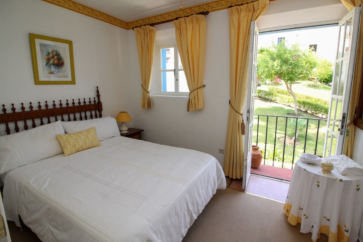 https://cdn.resales-online.com/public/l0vq491cr1/properties/55aaf47cedaa11edb6600217bc231ef4/w1200/11-20939a0134ad724a8cb2a801094d15a4.jpg?v=1683559834