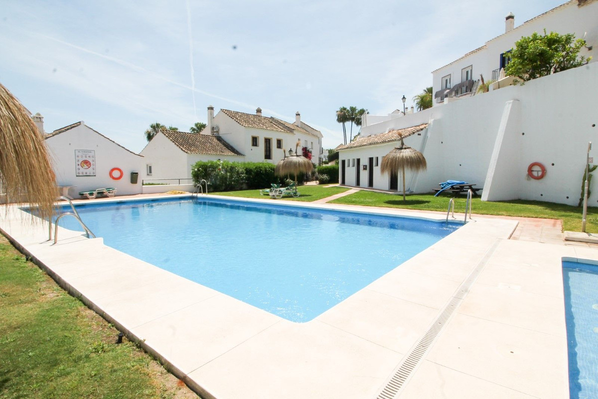https://cdn.resales-online.com/public/l0vq491cr1/properties/55aaf47cedaa11edb6600217bc231ef4/w1200/22-bcf8e6250e0bab365f900a8ac31ac040.jpg?v=1683559834