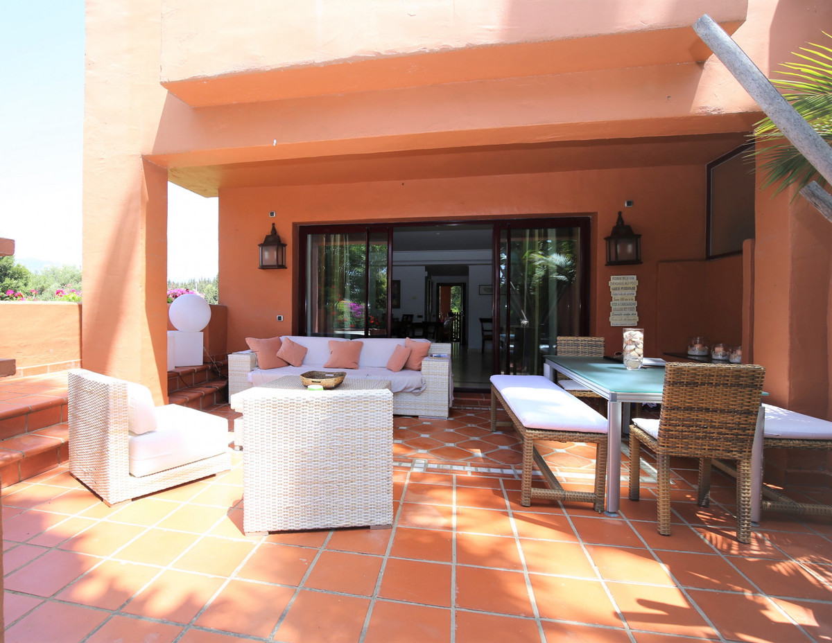 https://cdn.resales-online.com/public/y2bix7xo8m/properties/cfb021c3efe711edb6600217bc231ef4/w1200/1-7980e48d732b6fc85c14b43b94d2aa54.jpg?v=1683805041