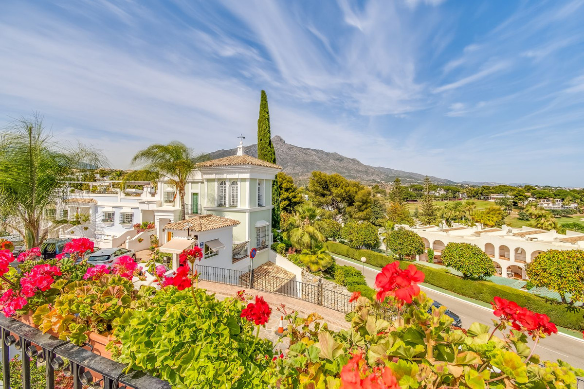 https://cdn.resales-online.com/public/kjnc9dy87h/properties/a328758ef4ad11edb6600217bc231ef4/w1200/1-7980e48d732b6fc85c14b43b94d2aa54.jpg?v=1684330000