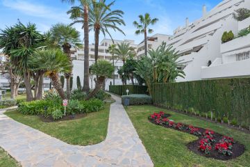 https://cdn.resales-online.com/public/dgyqokxuap/properties/5dbb8a90fa3211edb6600217bc231ef4/w1200/20-d1f7658cbe4ba6cd8666fec30fba80ad.jpg?v=1684936961