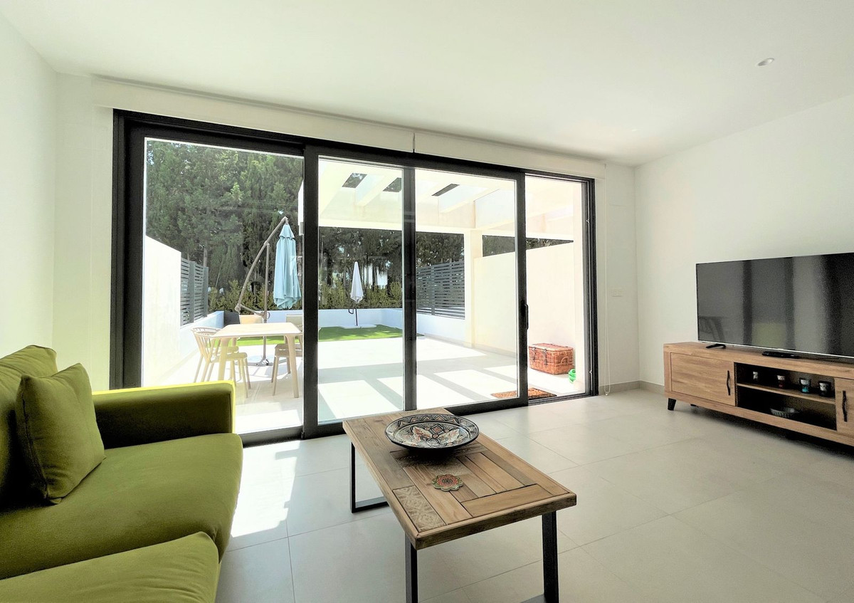 https://cdn.resales-online.com/public/u3l2ad5ic9/properties/1ced630df94a11edb6600217bc231ef4/w1200/14-d70dc3102c00d7be0e872dfe1c1f86d7.jpg?v=1685446148