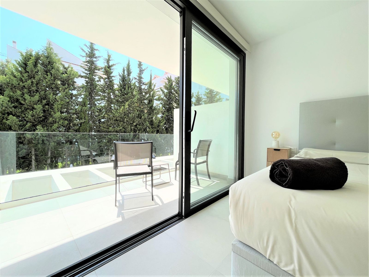 https://cdn.resales-online.com/public/u3l2ad5ic9/properties/1ced630df94a11edb6600217bc231ef4/w1200/21-2c707e7c511429b4f8ec4ee5f221ddb6.jpg?v=1685446148