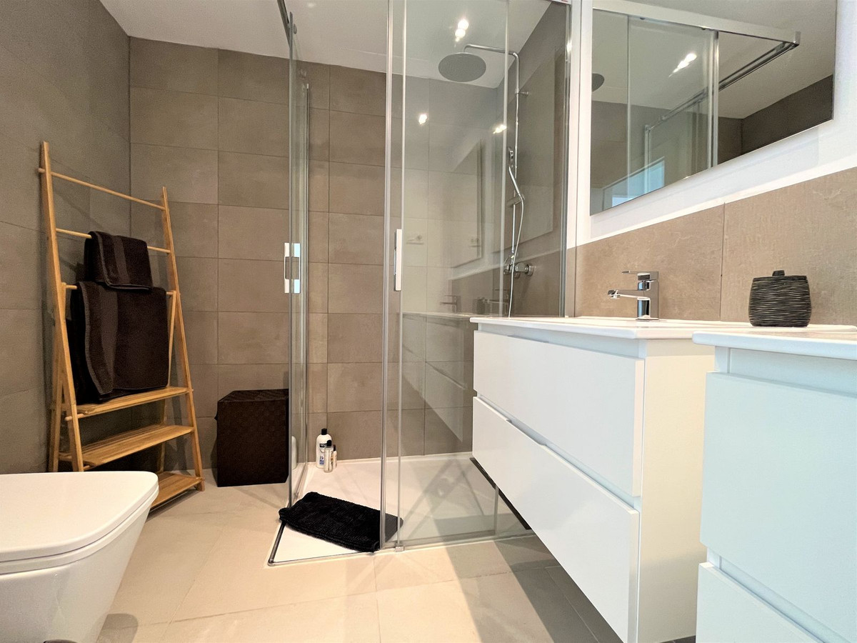https://cdn.resales-online.com/public/u3l2ad5ic9/properties/1ced630df94a11edb6600217bc231ef4/w1200/35-53608d01401493ba18e3704836160563.jpg?v=1685446148