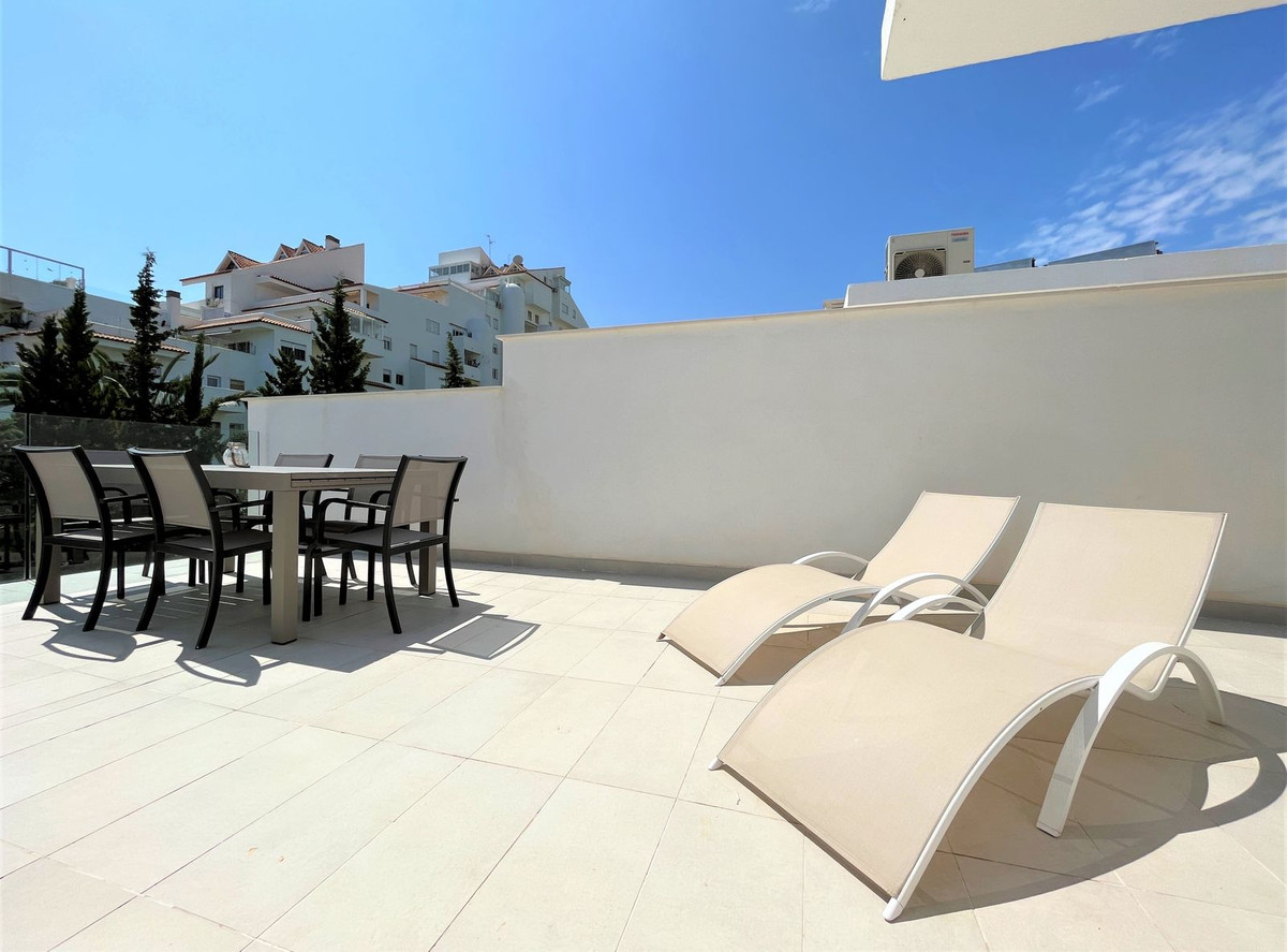 https://cdn.resales-online.com/public/u3l2ad5ic9/properties/1ced630df94a11edb6600217bc231ef4/w1200/39-a493fe9149752455d4aa759b42ca0ea1.jpg?v=1685446148