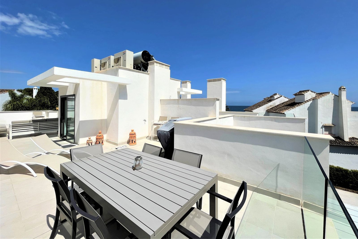 https://cdn.resales-online.com/public/u3l2ad5ic9/properties/1ced630df94a11edb6600217bc231ef4/w1200/43-a8f5d713bac48f35147f2e8bcee96193.jpg?v=1685446148