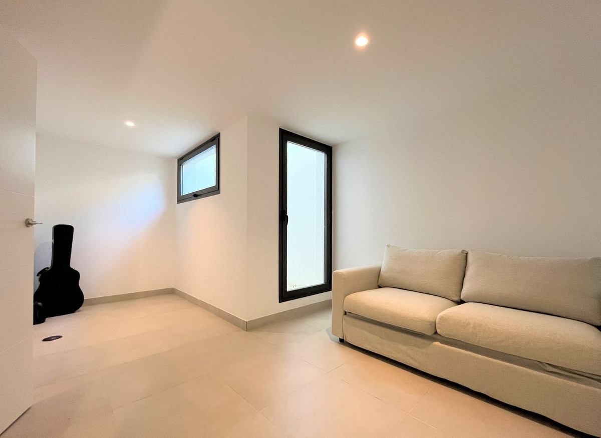 https://cdn.resales-online.com/public/u3l2ad5ic9/properties/1ced630df94a11edb6600217bc231ef4/w1200/52-aa08978ddec66a09ad5932aa90b5d90c.jpg?v=1685446148