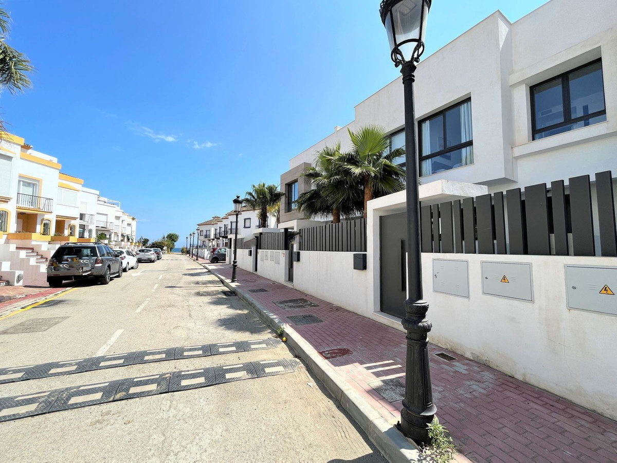 https://cdn.resales-online.com/public/u3l2ad5ic9/properties/1ced630df94a11edb6600217bc231ef4/w1200/62-472dc5689992f46940464f5451882d06.jpg?v=1685446148