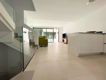https://cdn.resales-online.com/public/u3l2ad5ic9/properties/1ced630df94a11edb6600217bc231ef4/w1200/11-20939a0134ad724a8cb2a801094d15a4.jpg?v=1685446148