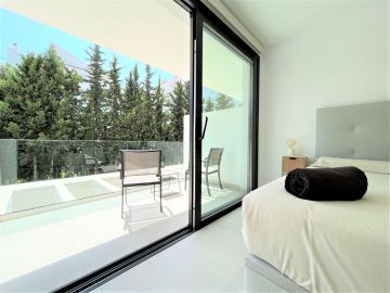 https://cdn.resales-online.com/public/u3l2ad5ic9/properties/1ced630df94a11edb6600217bc231ef4/w1200/21-2c707e7c511429b4f8ec4ee5f221ddb6.jpg?v=1685446148