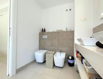 https://cdn.resales-online.com/public/u3l2ad5ic9/properties/1ced630df94a11edb6600217bc231ef4/w1200/26-c684a62c9f160a1f90904dd925da0645.jpg?v=1685446148