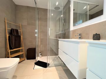 https://cdn.resales-online.com/public/u3l2ad5ic9/properties/1ced630df94a11edb6600217bc231ef4/w1200/35-53608d01401493ba18e3704836160563.jpg?v=1685446148