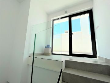 https://cdn.resales-online.com/public/u3l2ad5ic9/properties/1ced630df94a11edb6600217bc231ef4/w1200/38-9b9a71c4c46e127e5c6f91a74b158396.jpg?v=1685446148