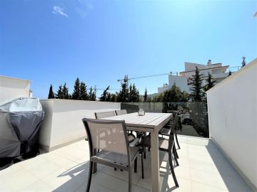 https://cdn.resales-online.com/public/u3l2ad5ic9/properties/1ced630df94a11edb6600217bc231ef4/w1200/42-3aa90f523689fc5a59d5d37badfe1b6f.jpg?v=1685446148