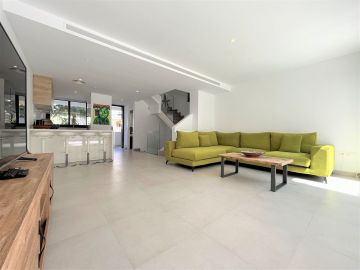https://cdn.resales-online.com/public/u3l2ad5ic9/properties/1ced630df94a11edb6600217bc231ef4/w1200/6-241328e1bcc9c0d8ce1222beb6c967a8.jpg?v=1685446148