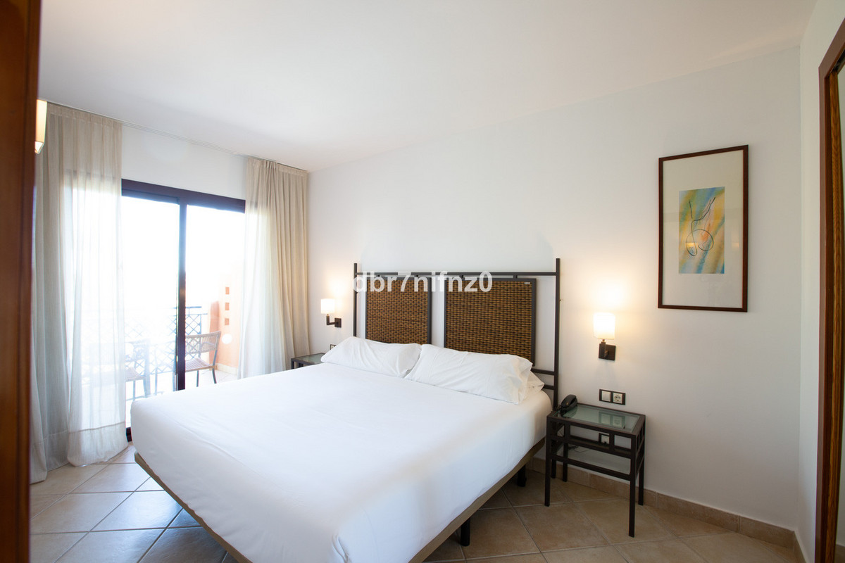 https://cdn.resales-online.com/public/dbr7nifnz0/properties/e0825a36c93911ed84bd0217bc231ef4/w1200/28-ef19a2c59920e2e087cd278a51b6dbf8.jpg?v=1679552193