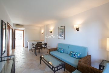 https://cdn.resales-online.com/public/dbr7nifnz0/properties/e0825a36c93911ed84bd0217bc231ef4/w1200/1-7980e48d732b6fc85c14b43b94d2aa54.jpg?v=1679552193