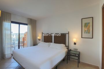 https://cdn.resales-online.com/public/dbr7nifnz0/properties/e0825a36c93911ed84bd0217bc231ef4/w1200/27-f6e8bc237ba13ac4c268badec6354f3d.jpg?v=1679552193
