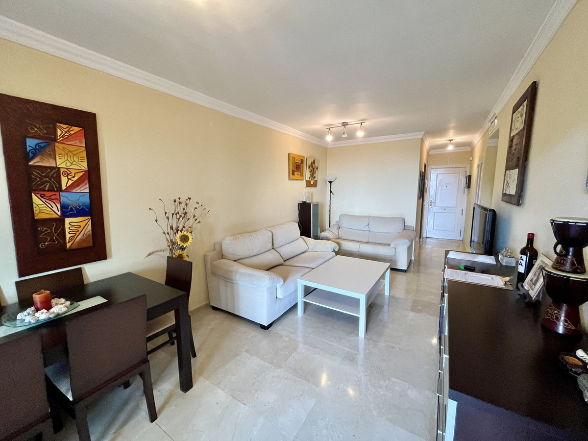 https://cdn.resales-online.com/public/547wrwhqq2/properties/8fd446e9fdff11edb6600217bc231ef4/w1200/1-7980e48d732b6fc85c14b43b94d2aa54.jpg?v=1685355300