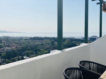https://cdn.resales-online.com/public/92cqrna9i0/properties/a6b16d83011811eeb6600217bc231ef4/w1200/1-7980e48d732b6fc85c14b43b94d2aa54.jpg?v=1685695188
