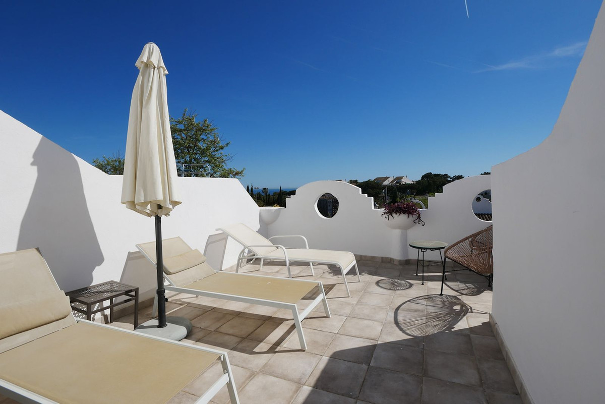 https://cdn.resales-online.com/public/jgpbcs7jan/properties/f9a0f40d90e011ed98460217bc231ef4/w1200/1-7980e48d732b6fc85c14b43b94d2aa54.jpg?v=1682551834