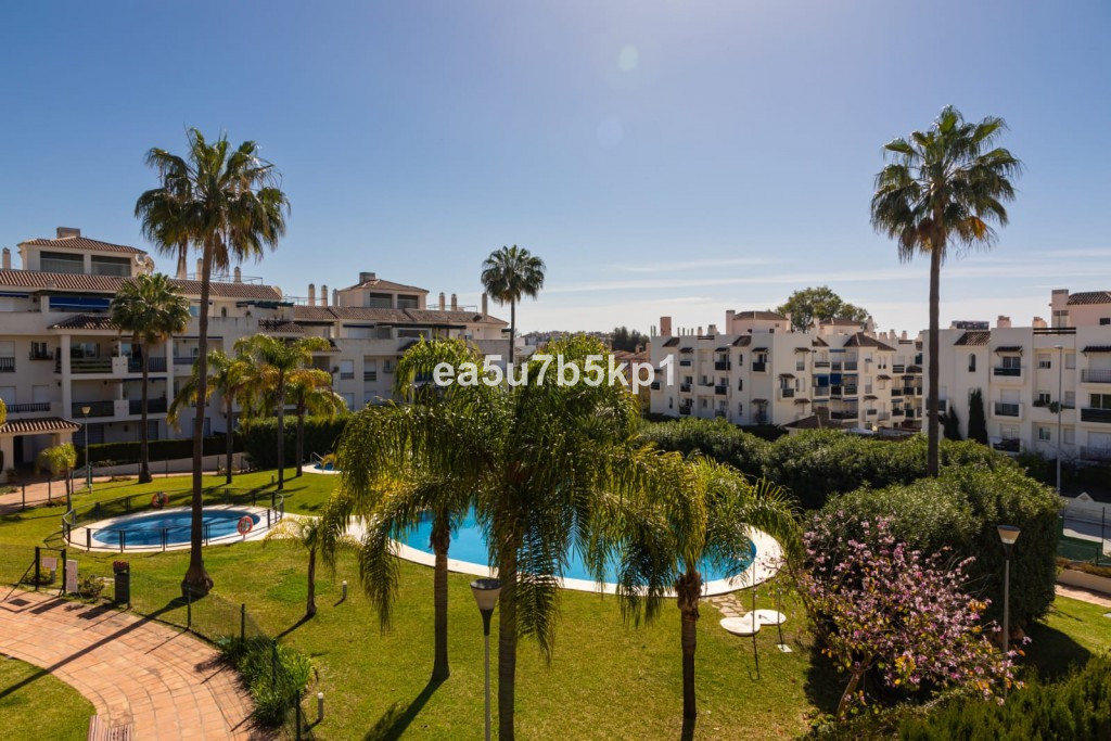 https://cdn.resales-online.com/public/ea5u7b5kp1/properties/4f108426f54411edb6600217bc231ef4/w1200/1-7980e48d732b6fc85c14b43b94d2aa54.jpg?v=1686293136