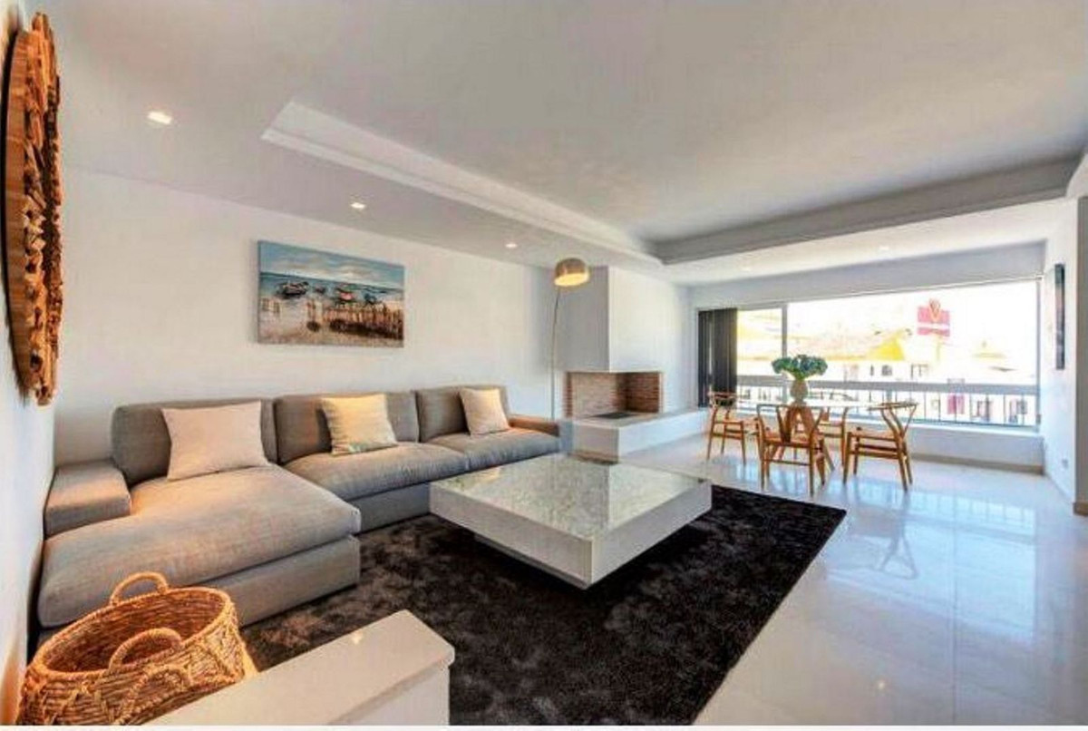 https://cdn.resales-online.com/public/mo7yws64iy/properties/65684bc9f43511edb6600217bc231ef4/w1200/1-7980e48d732b6fc85c14b43b94d2aa54.jpg?v=1686173880