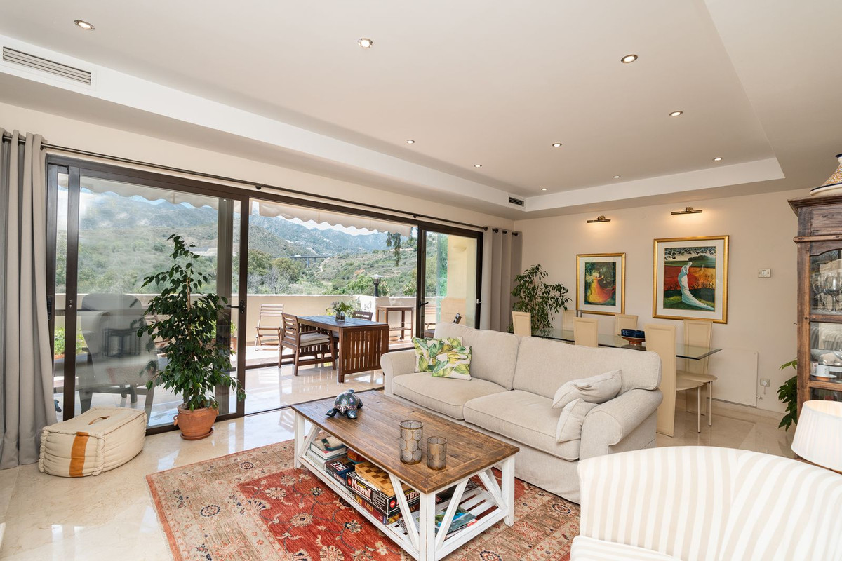 https://cdn.resales-online.com/public/hmvml88gqh/properties/cd45c8d80dd511eeb6600217bc231ef4/w1200/1-7980e48d732b6fc85c14b43b94d2aa54.jpg?v=1687176082